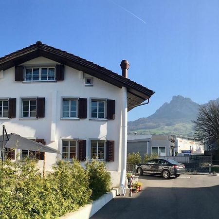 No Such Thing Bed & Breakfast Schwyz Bagian luar foto
